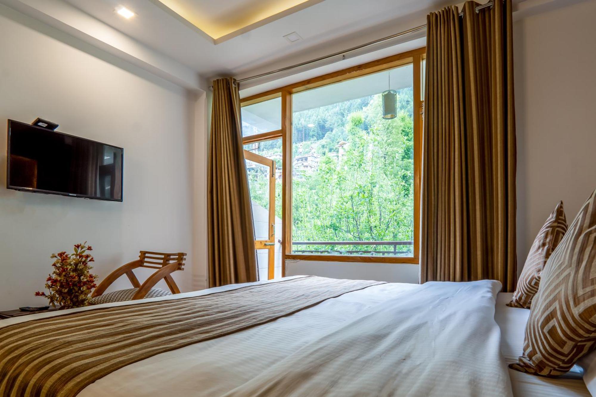 Pristine Inn Manali Exterior foto