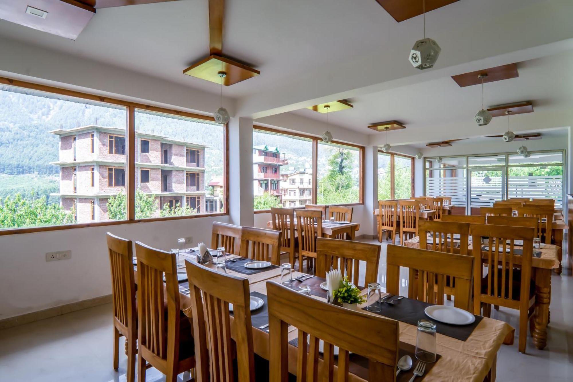 Pristine Inn Manali Exterior foto